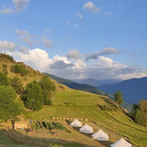 Lodg'ing Secret Camp Ariège Lordat